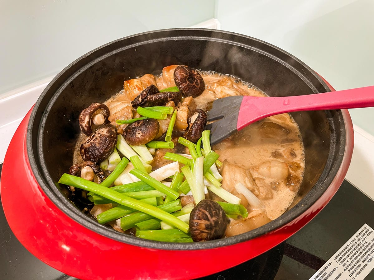 鑄鐵鍋食譜 三道家常菜必學 滷五花肉 櫻花蝦油飯 奶香蛤蠣(MULTEE摩堤)20.jpg 鑄鐵鍋食譜 三道家常菜必學 滷五花肉 櫻花蝦油飯 奶香蛤蠣(MULTEE摩堤)20.jpg