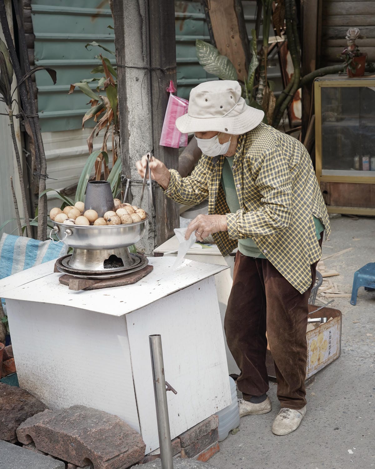 台南安平必吃 漁光島阿婆茶葉蛋青草茶專賣 茶葉蛋火鍋太吸睛6.jpg 台南安平必吃 漁光島阿婆茶葉蛋青草茶專賣 茶葉蛋火鍋太吸睛6.jpg