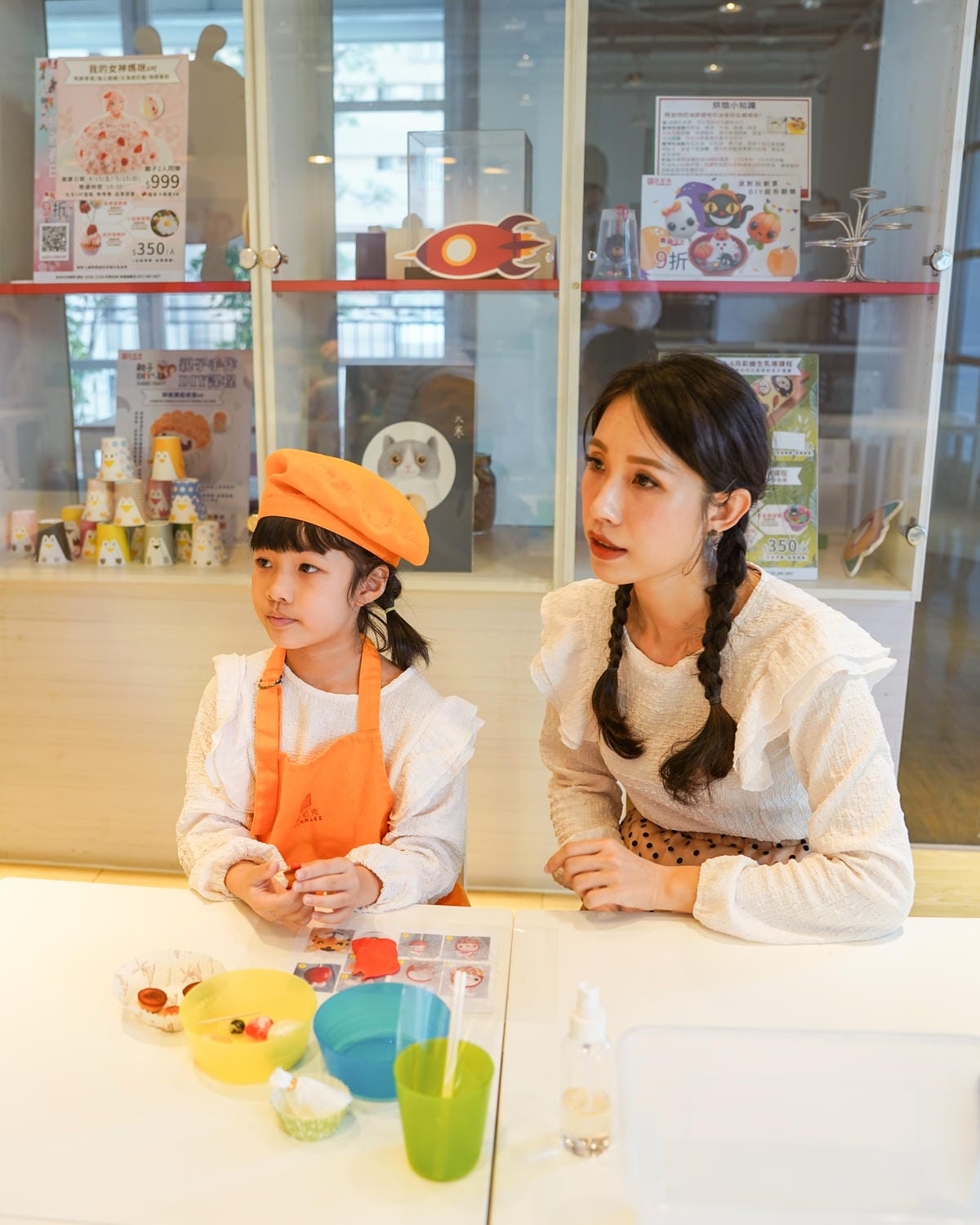 高雄亞尼克親子DIY甜點課程 超應景福氣兔寶寶造型翻糖蛋糕棒 大人小孩都愛23.jpg 高雄亞尼克親子DIY甜點課程 超應景福氣兔寶寶造型翻糖蛋糕棒 大人小孩都愛23.jpg