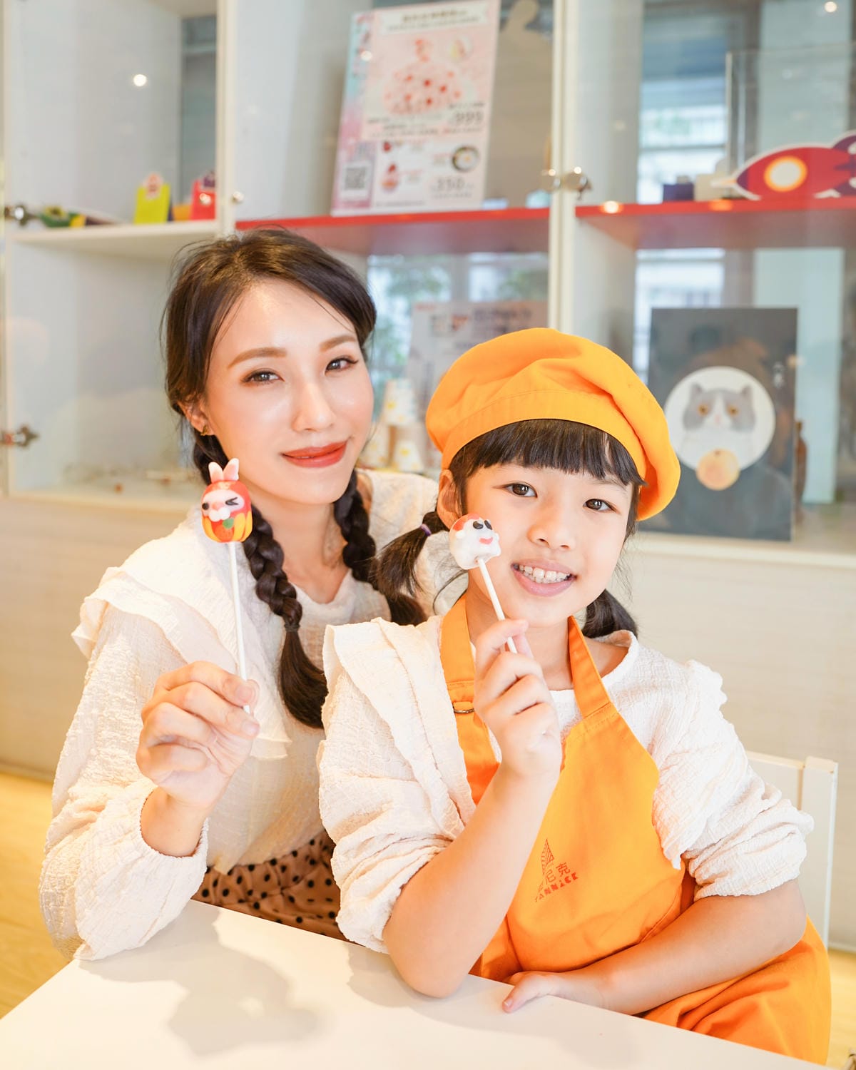 高雄亞尼克親子DIY甜點課程 超應景福氣兔寶寶造型翻糖蛋糕棒 大人小孩都愛32 (2).JPG 高雄亞尼克親子DIY甜點課程 超應景福氣兔寶寶造型翻糖蛋糕棒 大人小孩都愛32 (2).JPG