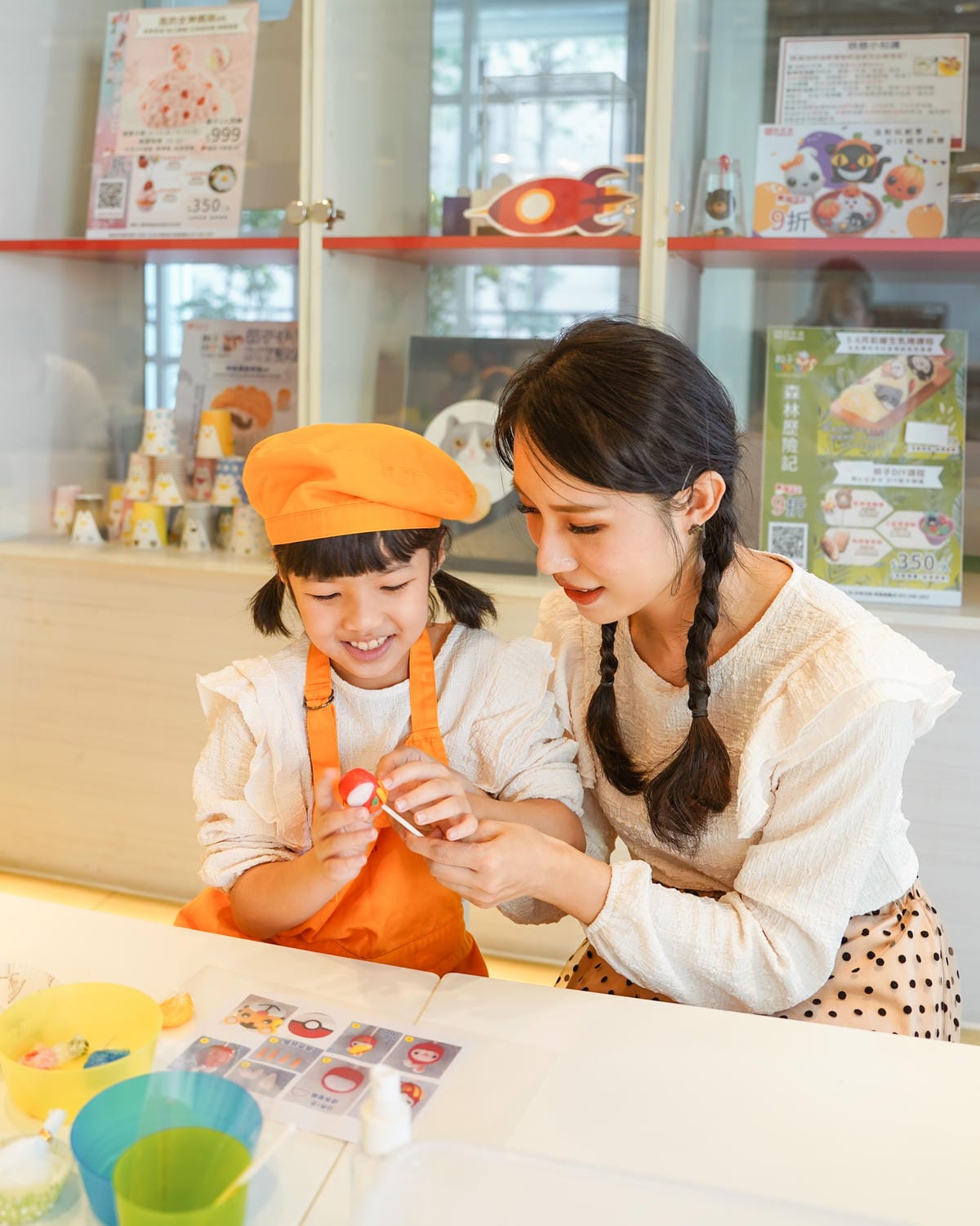 高雄亞尼克親子DIY甜點課程 超應景福氣兔寶寶造型翻糖蛋糕棒 大人小孩都愛27.jpg 高雄亞尼克親子DIY甜點課程 超應景福氣兔寶寶造型翻糖蛋糕棒 大人小孩都愛27.jpg