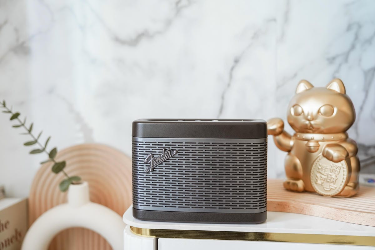 Fender Newport 2 藍牙喇叭 經典復古外型 音質好 居家露營野餐質感氛圍必備9.jpg Fender Newport 2 藍牙喇叭 經典復古外型 音質好 居家露營野餐質感氛圍必備9.jpg