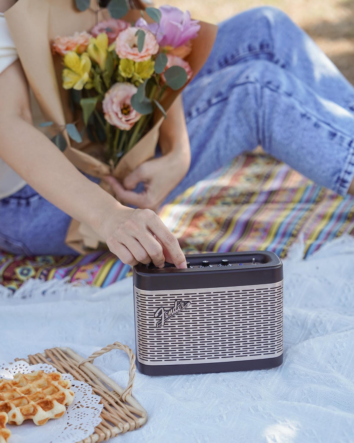 Fender Newport 2 藍牙喇叭 經典復古外型 音質好 居家露營野餐質感氛圍必備21.jpg Fender Newport 2 藍牙喇叭 經典復古外型 音質好 居家露營野餐質感氛圍必備21.jpg