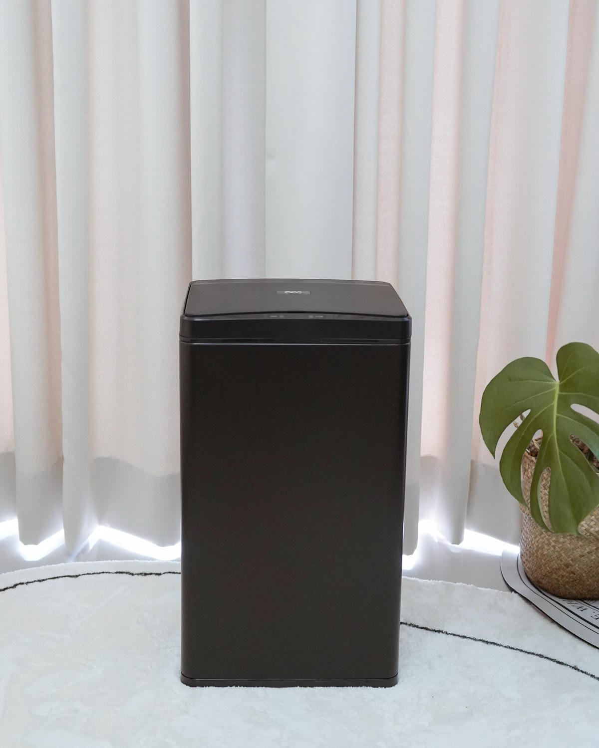 OEC智能美學感應式垃圾桶1.jpg OEC智能美學感應式垃圾桶1.jpg