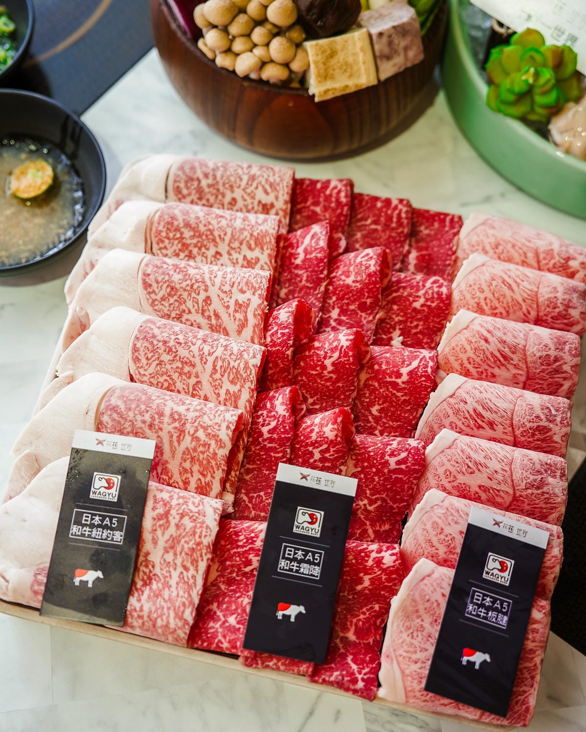 台南東區火鍋|花花世界鍋物 一蝦一世界 孤高的神級殿堂A5和牛個人套餐必點 母親節餐廳推薦15.jpg 台南東區火鍋|花花世界鍋物 一蝦一世界 孤高的神級殿堂A5和牛個人套餐必點 母親節餐廳推薦15.jpg