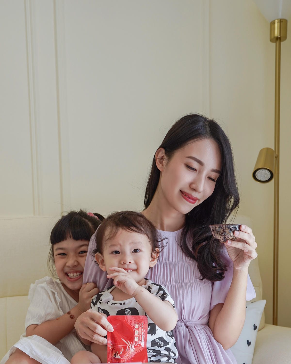 母親節送禮首選 芳茲生技 日月養生雞魚饗宴禮盒 曾國城滴雞精滴魚精推薦12.JPG 母親節送禮首選 芳茲生技 日月養生雞魚饗宴禮盒 曾國城滴雞精滴魚精推薦12.JPG