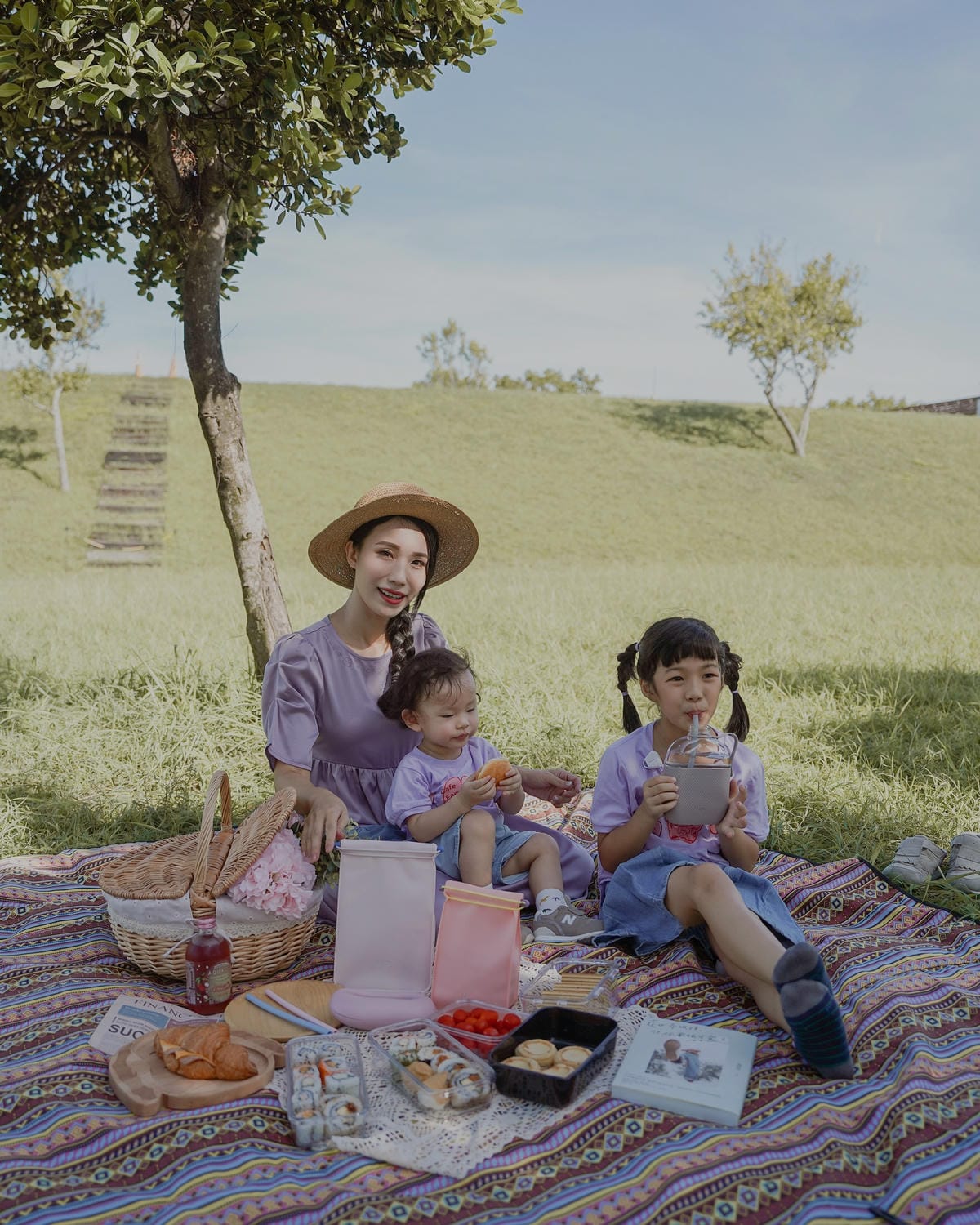 Hip_chloe.jpg Hip_chloe.jpg