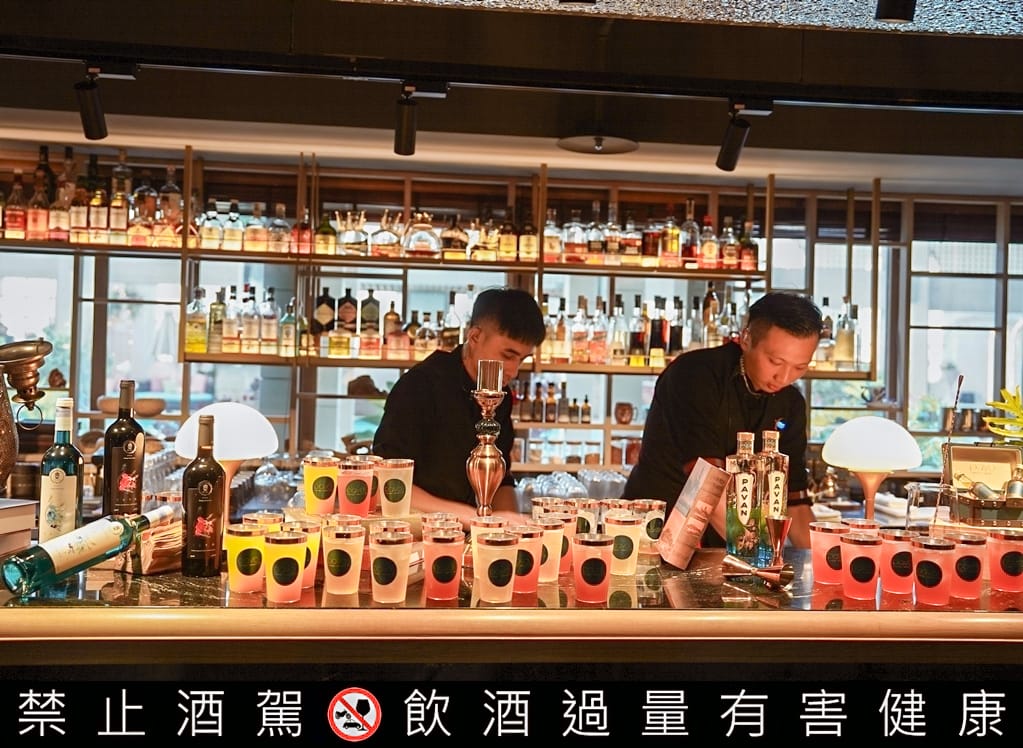 2023高雄戶外婚禮 漢來大飯店婚宴 漢來閣高雄戶外證婚夢幻場地 泳池畔見證美好幸福 高雄婚宴推薦漢來宴會廳 30.jpg 2023高雄戶外婚禮 漢來大飯店婚宴 漢來閣高雄戶外證婚夢幻場地 泳池畔見證美好幸福 高雄婚宴推薦漢來宴會廳 30.jpg