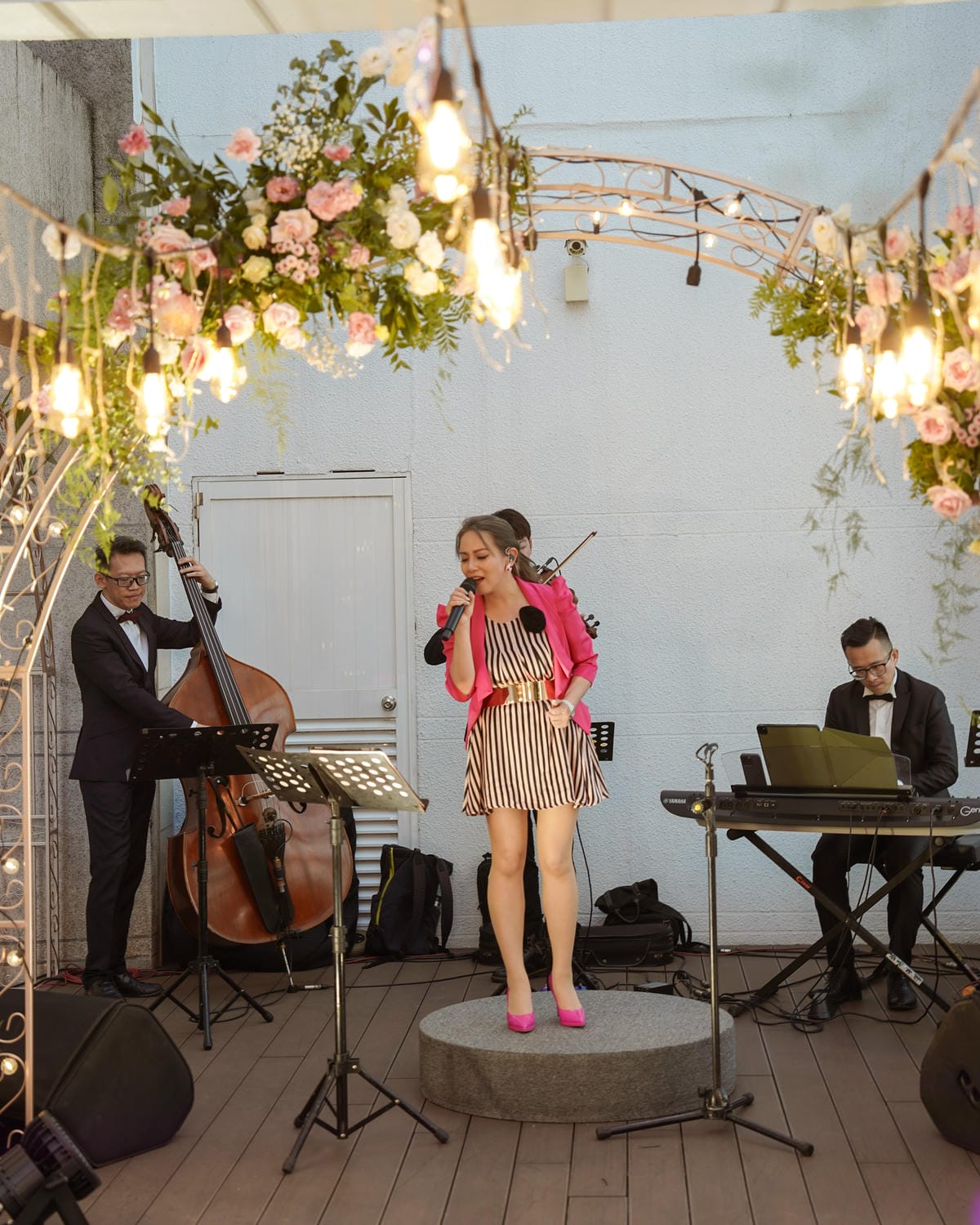 2023高雄戶外婚禮 漢來大飯店婚宴 漢來閣高雄戶外證婚夢幻場地 泳池畔見證美好幸福 高雄婚宴推薦漢來宴會廳 26.jpg 2023高雄戶外婚禮 漢來大飯店婚宴 漢來閣高雄戶外證婚夢幻場地 泳池畔見證美好幸福 高雄婚宴推薦漢來宴會廳 26.jpg