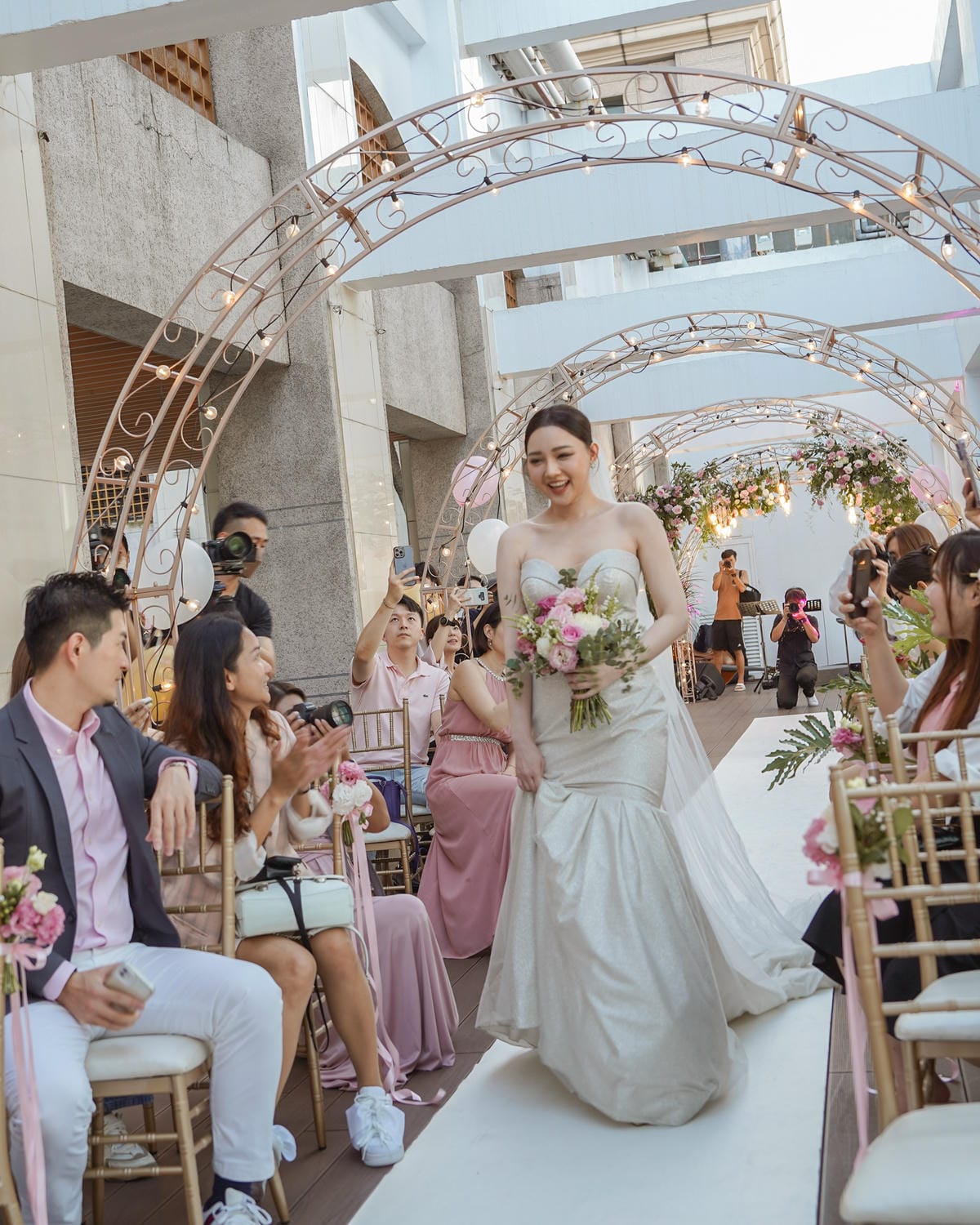 2023高雄戶外婚禮 漢來大飯店婚宴 漢來閣高雄戶外證婚夢幻場地 泳池畔見證美好幸福 高雄婚宴推薦漢來宴會廳 13.jpg 2023高雄戶外婚禮 漢來大飯店婚宴 漢來閣高雄戶外證婚夢幻場地 泳池畔見證美好幸福 高雄婚宴推薦漢來宴會廳 13.jpg