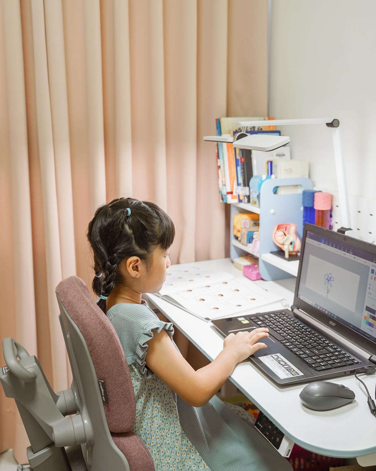 兒童檯燈推薦 飛利浦A3軒翼智能護眼檯燈 親子共讀A+爸媽首選35.jpg 兒童檯燈推薦 飛利浦A3軒翼智能護眼檯燈 親子共讀A+爸媽首選35.jpg