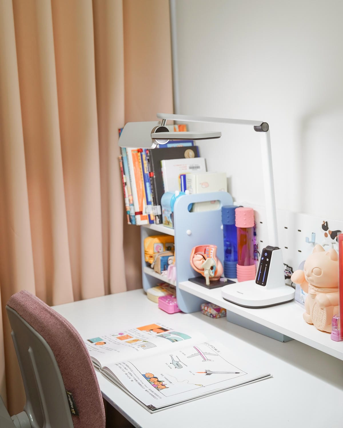 兒童檯燈推薦 飛利浦A3軒翼智能護眼檯燈 親子共讀A+爸媽首選25.jpg 兒童檯燈推薦 飛利浦A3軒翼智能護眼檯燈 親子共讀A+爸媽首選25.jpg