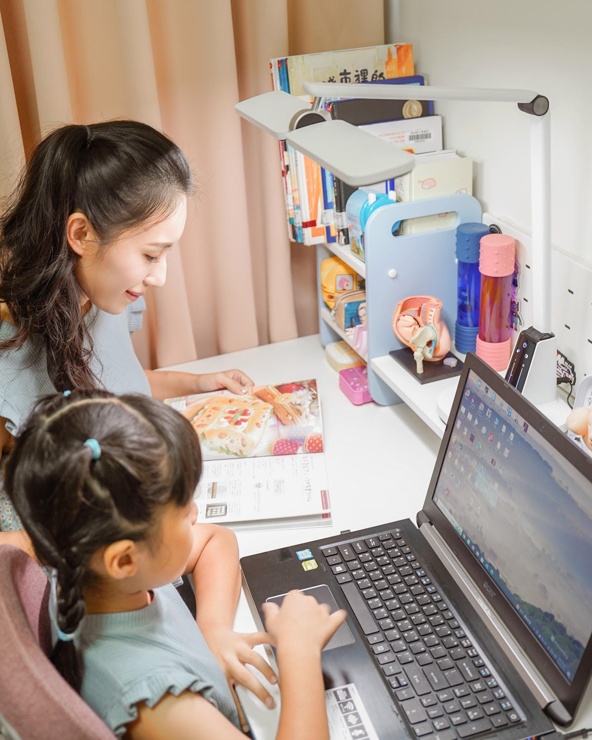 兒童檯燈推薦 飛利浦A3軒翼智能護眼檯燈 親子共讀A+爸媽首選28.JPG 兒童檯燈推薦 飛利浦A3軒翼智能護眼檯燈 親子共讀A+爸媽首選28.JPG