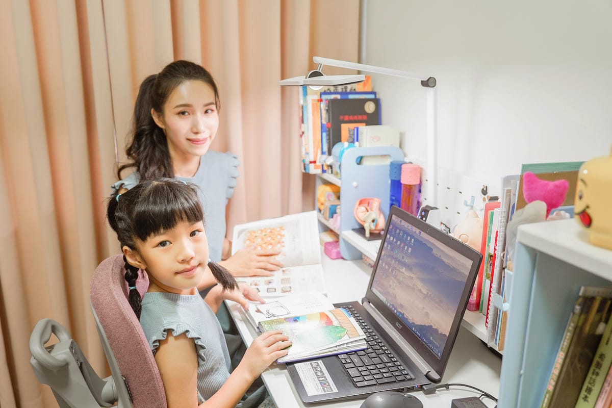 兒童檯燈推薦 飛利浦A3軒翼智能護眼檯燈 親子共讀A+爸媽首選43.JPG 兒童檯燈推薦 飛利浦A3軒翼智能護眼檯燈 親子共讀A+爸媽首選43.JPG