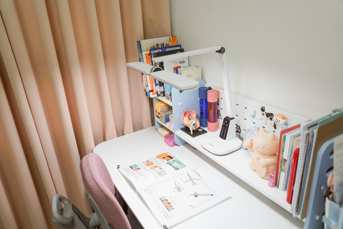 兒童檯燈推薦 飛利浦A3軒翼智能護眼檯燈 親子共讀A+爸媽首選39.jpg 兒童檯燈推薦 飛利浦A3軒翼智能護眼檯燈 親子共讀A+爸媽首選39.jpg