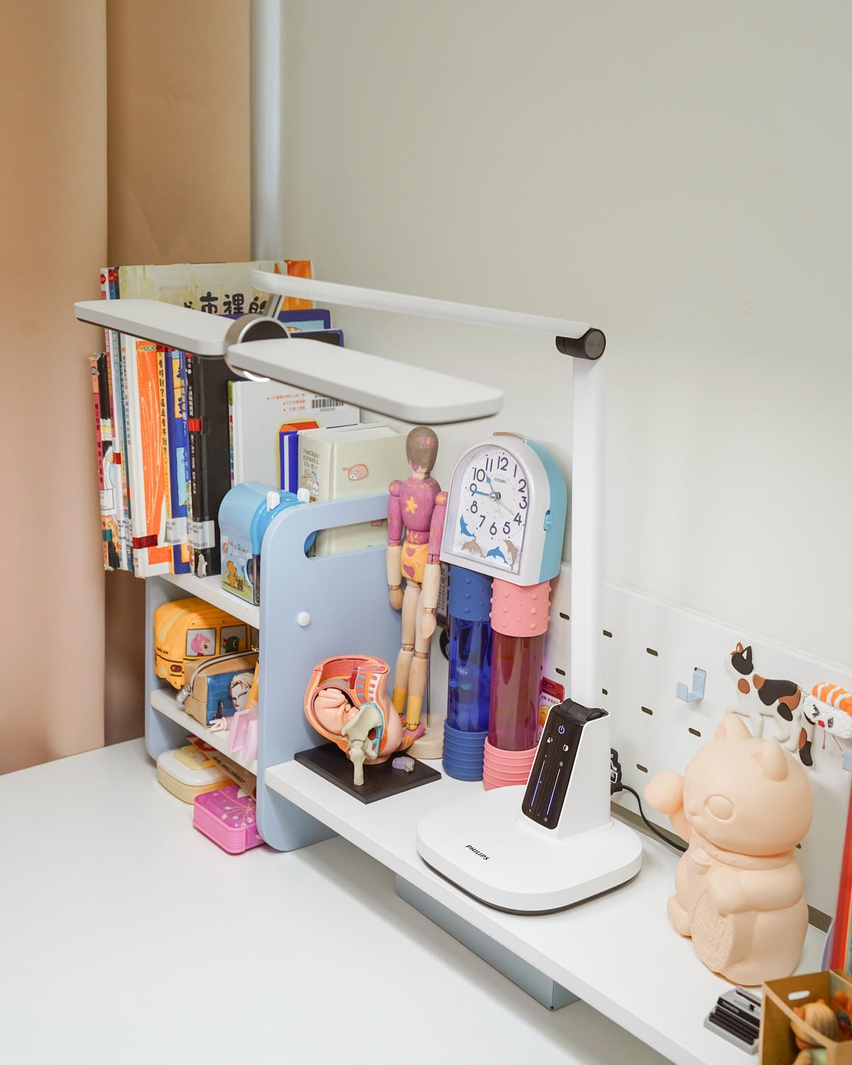 兒童檯燈推薦 飛利浦A3軒翼智能護眼檯燈 親子共讀A+爸媽首選9.jpg 兒童檯燈推薦 飛利浦A3軒翼智能護眼檯燈 親子共讀A+爸媽首選9.jpg