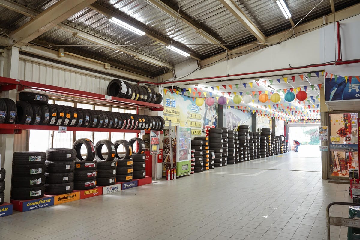 歐固德台南汽車保養廠推薦 麗車坊台南永華門市 BMW 520d 5萬公里保養 全車健檢換機油補胎8.jpg 歐固德台南汽車保養廠推薦 麗車坊台南永華門市 BMW 520d 5萬公里保養 全車健檢換機油補胎8.jpg