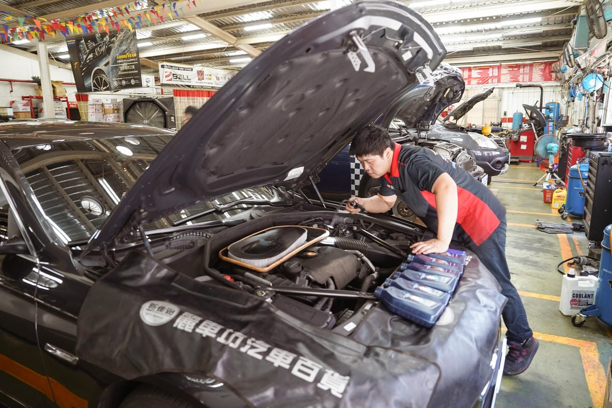 歐固德台南汽車保養廠推薦 麗車坊台南永華門市 BMW 520d 5萬公里保養 全車健檢換機油補胎21.jpg 歐固德台南汽車保養廠推薦 麗車坊台南永華門市 BMW 520d 5萬公里保養 全車健檢換機油補胎21.jpg