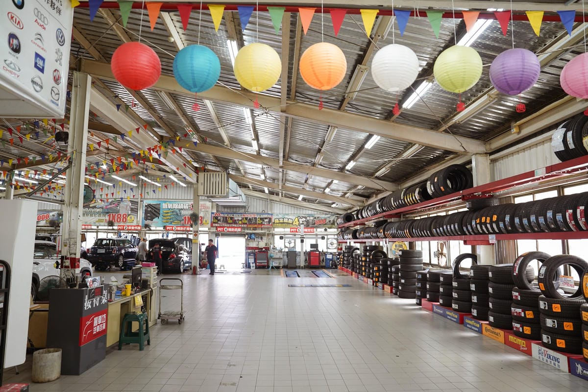 歐固德台南汽車保養廠推薦 麗車坊台南永華門市 BMW 520d 5萬公里保養 全車健檢換機油補胎7.jpg 歐固德台南汽車保養廠推薦 麗車坊台南永華門市 BMW 520d 5萬公里保養 全車健檢換機油補胎7.jpg