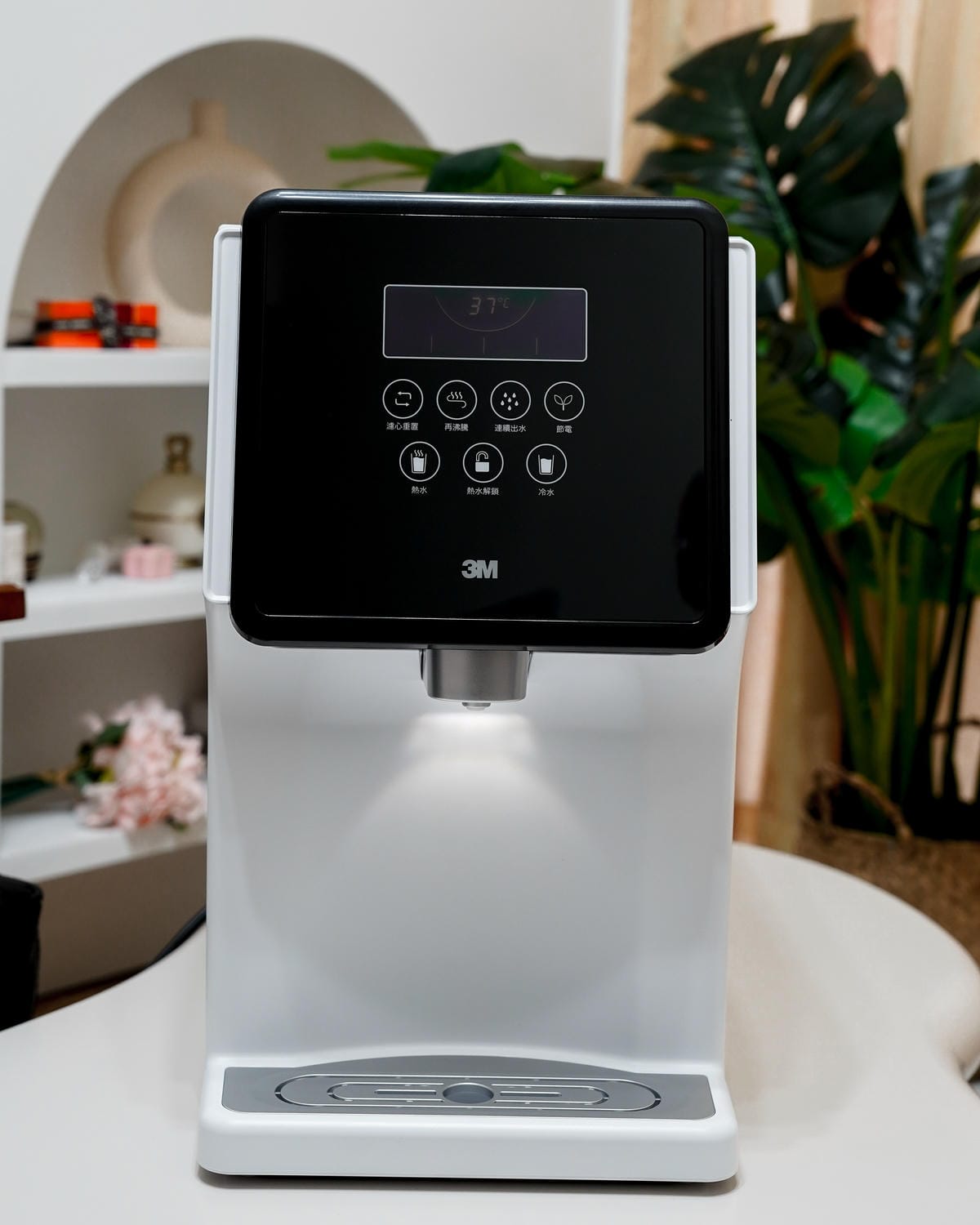 3M 4.5L免安裝三道式濾淨冷熱飲水機 L22 免接水線 冷水熱水飲用好方便10.jpg 3M 4.5L免安裝三道式濾淨冷熱飲水機 L22 免接水線 冷水熱水飲用好方便10.jpg