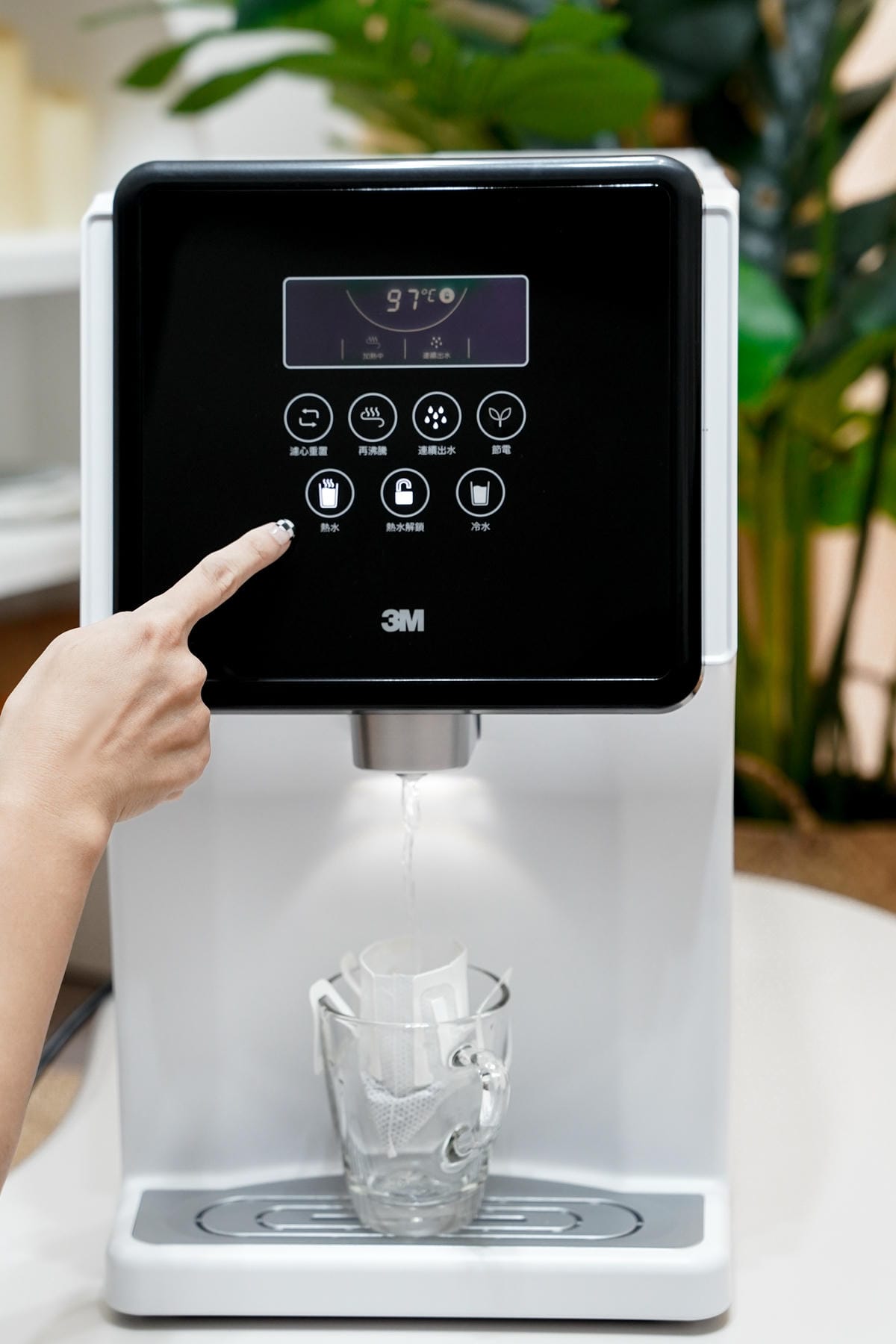 3M 4.5L免安裝三道式濾淨冷熱飲水機 L22 免接水線 冷水熱水飲用好方便13.jpg 3M 4.5L免安裝三道式濾淨冷熱飲水機 L22 免接水線 冷水熱水飲用好方便13.jpg