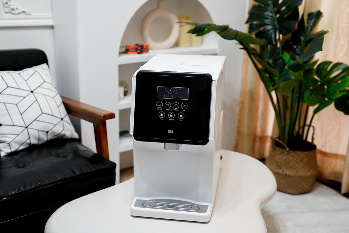 3M 4.5L免安裝三道式濾淨冷熱飲水機 L22 免接水線 冷水熱水飲用好方便1.jpg 3M 4.5L免安裝三道式濾淨冷熱飲水機 L22 免接水線 冷水熱水飲用好方便1.jpg