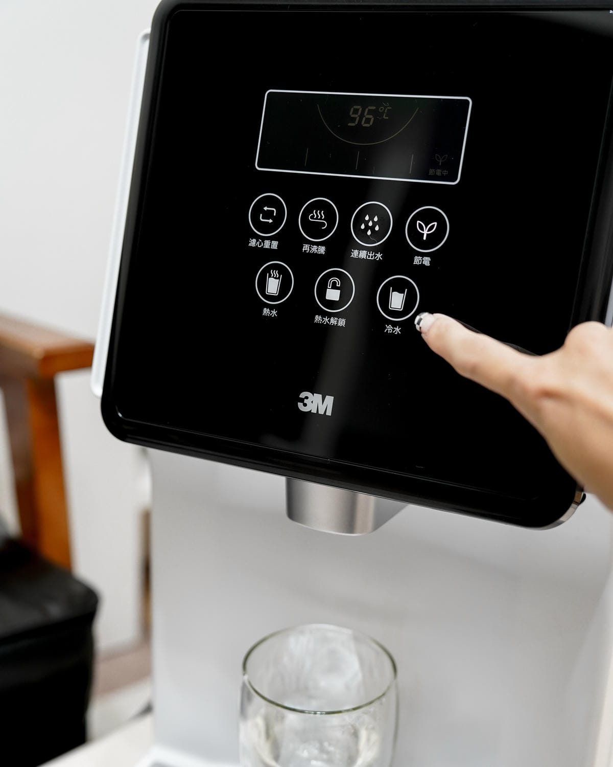 3M 4.5L免安裝三道式濾淨冷熱飲水機 L22 免接水線 冷水熱水飲用好方便16.jpg 3M 4.5L免安裝三道式濾淨冷熱飲水機 L22 免接水線 冷水熱水飲用好方便16.jpg