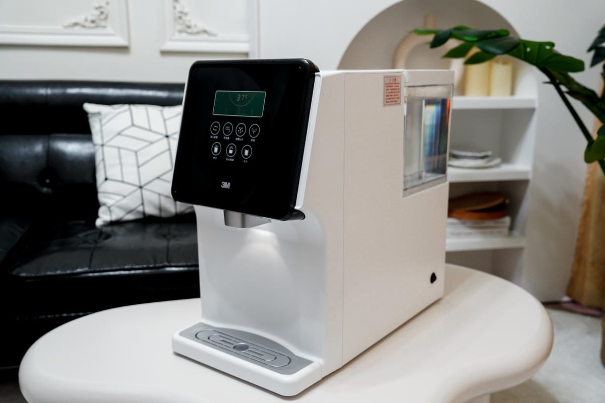 3M 4.5L免安裝三道式濾淨冷熱飲水機 L22 免接水線 冷水熱水飲用好方便3.jpg 3M 4.5L免安裝三道式濾淨冷熱飲水機 L22 免接水線 冷水熱水飲用好方便3.jpg