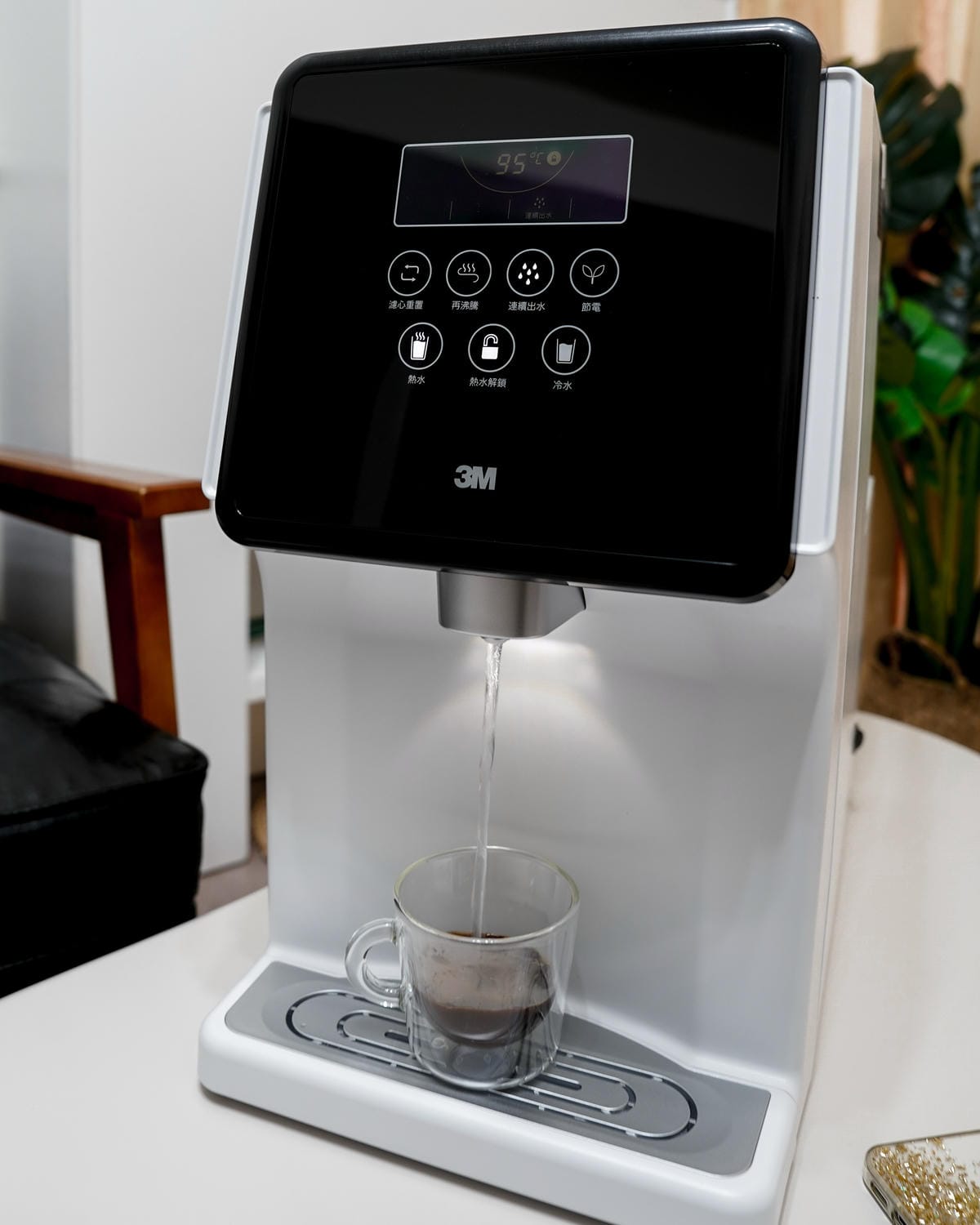 3M 4.5L免安裝三道式濾淨冷熱飲水機 L22 免接水線 冷水熱水飲用好方便22.jpg 3M 4.5L免安裝三道式濾淨冷熱飲水機 L22 免接水線 冷水熱水飲用好方便22.jpg