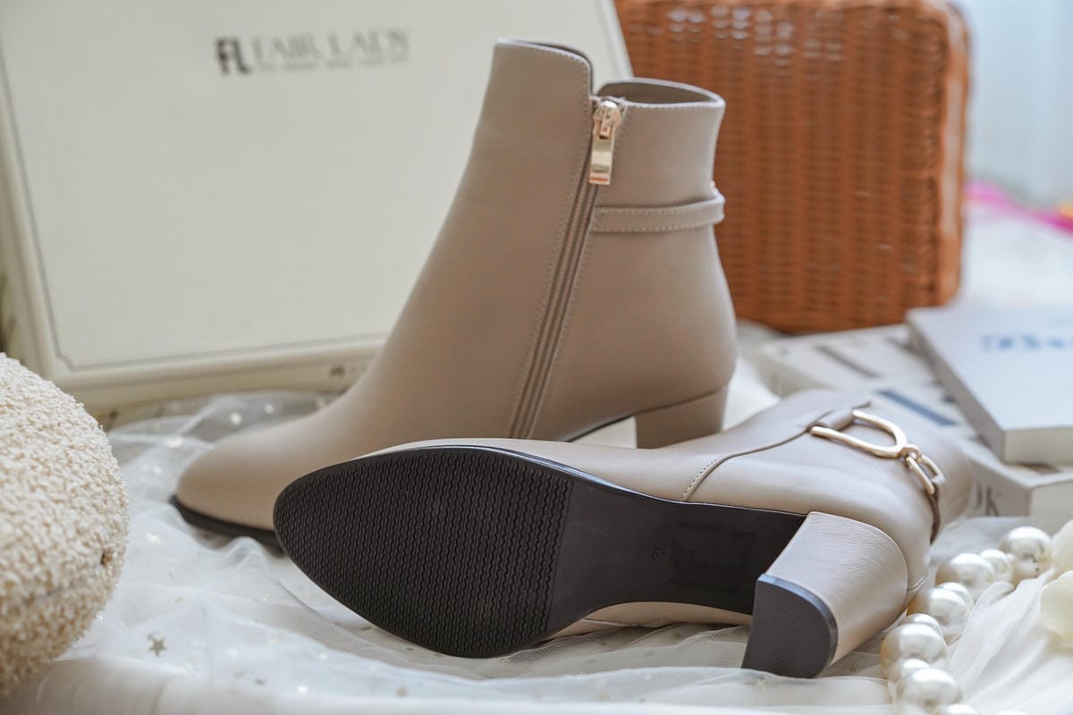 2023秋冬鞋款流行趨勢 FAIR LADY 尖頭平底鞋 短靴 樂福鞋穿搭推薦分享21.jpg