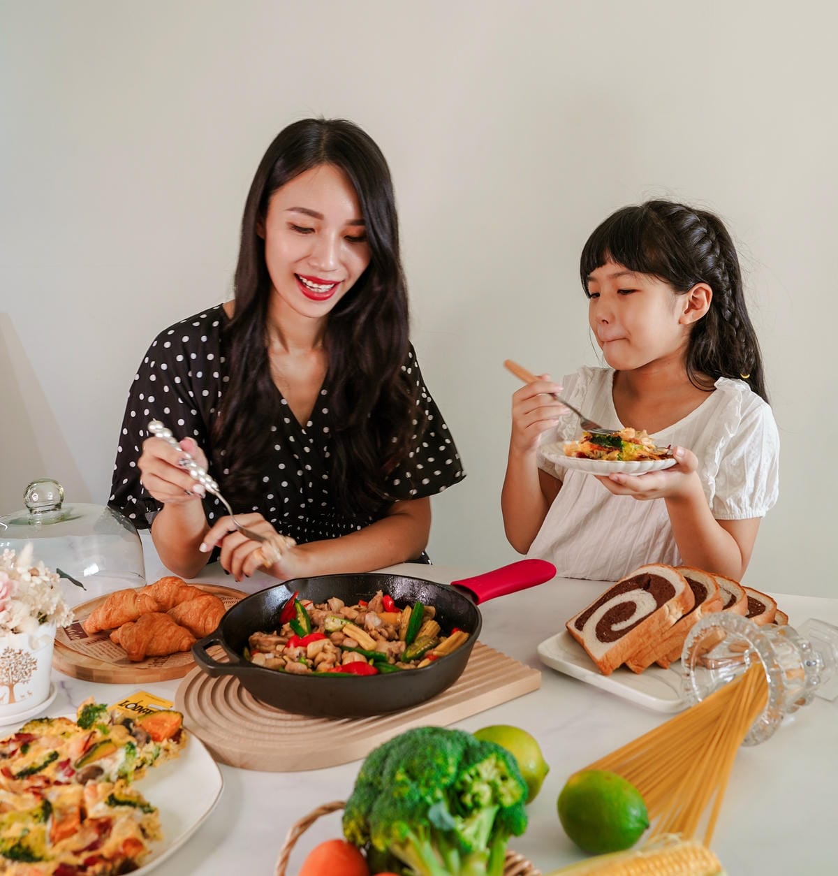 鑄鐵鍋料理食譜LODGE 鑄鐵鍋一鍋在手0技巧成為料理廚神居家露營必備料理神器39N.JPG 鑄鐵鍋料理食譜LODGE 鑄鐵鍋一鍋在手0技巧成為料理廚神居家露營必備料理神器39N.JPG