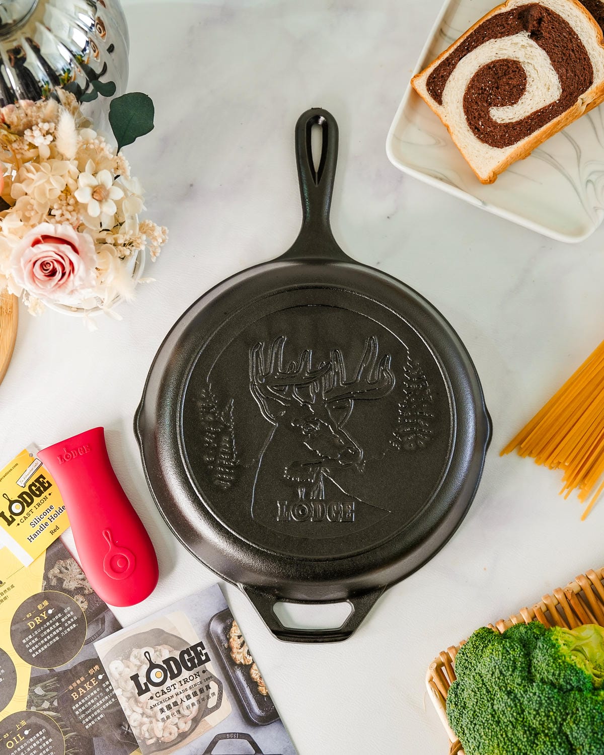 鑄鐵鍋料理食譜LODGE 鑄鐵鍋一鍋在手0技巧成為料理廚神居家露營必備料理神器3.jpg 鑄鐵鍋料理食譜LODGE 鑄鐵鍋一鍋在手0技巧成為料理廚神居家露營必備料理神器3.jpg