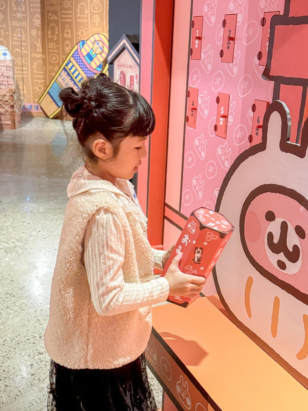 高雄科工館展覽 卡娜赫拉的小動物-荒唐世界博物館 一起亂入名畫拍照去36.jpg 高雄科工館展覽 卡娜赫拉的小動物-荒唐世界博物館 一起亂入名畫拍照去36.jpg