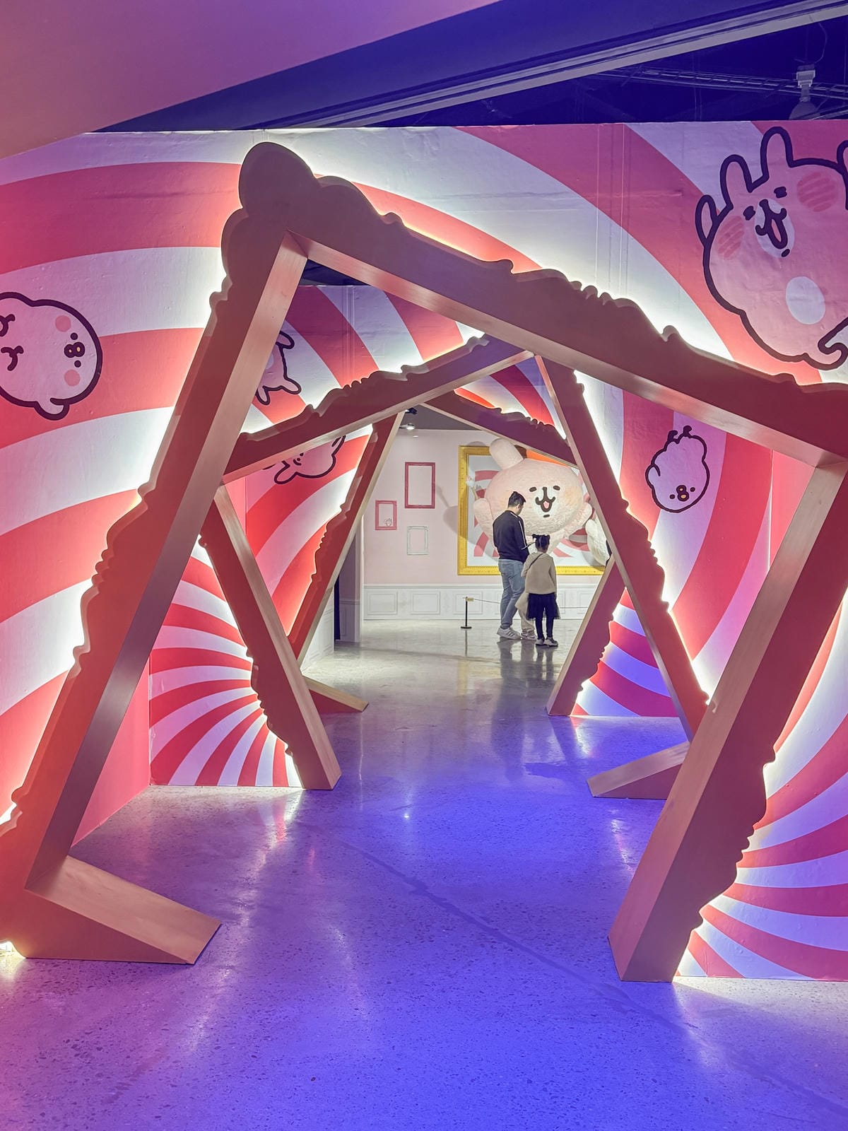 高雄科工館展覽 卡娜赫拉的小動物-荒唐世界博物館 一起亂入名畫拍照去3.jpg 高雄科工館展覽 卡娜赫拉的小動物-荒唐世界博物館 一起亂入名畫拍照去3.jpg