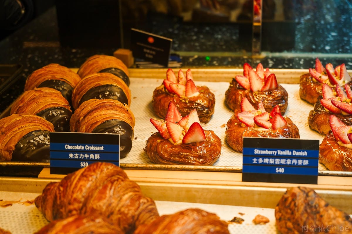 香港超夯伴手禮【Bakehouse】赤柱店 超大打卡牆 免排隊買好買滿蛋塔 朱古力牛角酥7.jpg