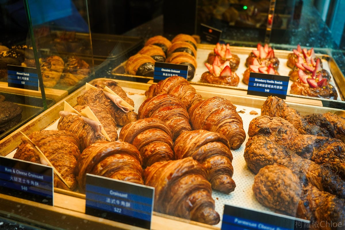 香港超夯伴手禮【Bakehouse】赤柱店 超大打卡牆 免排隊買好買滿蛋塔 朱古力牛角酥6.jpg