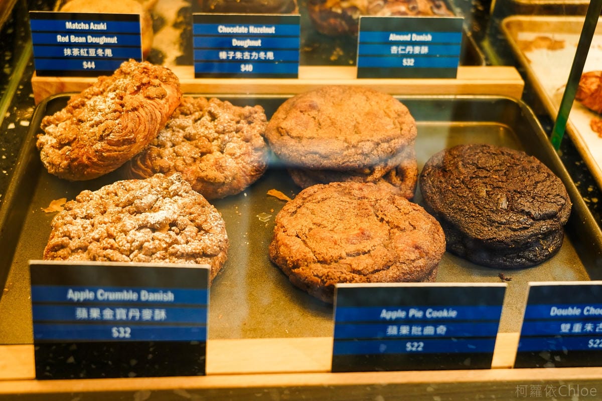 香港超夯伴手禮【Bakehouse】赤柱店 超大打卡牆 免排隊買好買滿蛋塔 朱古力牛角酥8.jpg