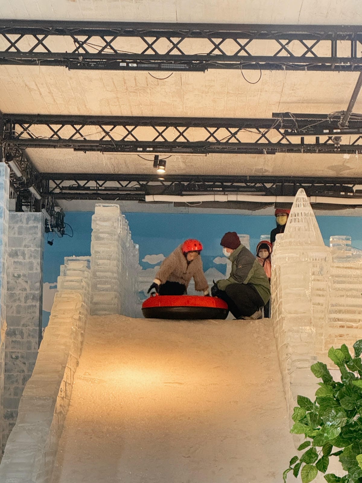 高雄展覽 冰雪祭.白色童話 寒流來襲超消暑 高雄駁二藝術特區26.jpg 高雄展覽 冰雪祭.白色童話 寒流來襲超消暑 高雄駁二藝術特區26.jpg