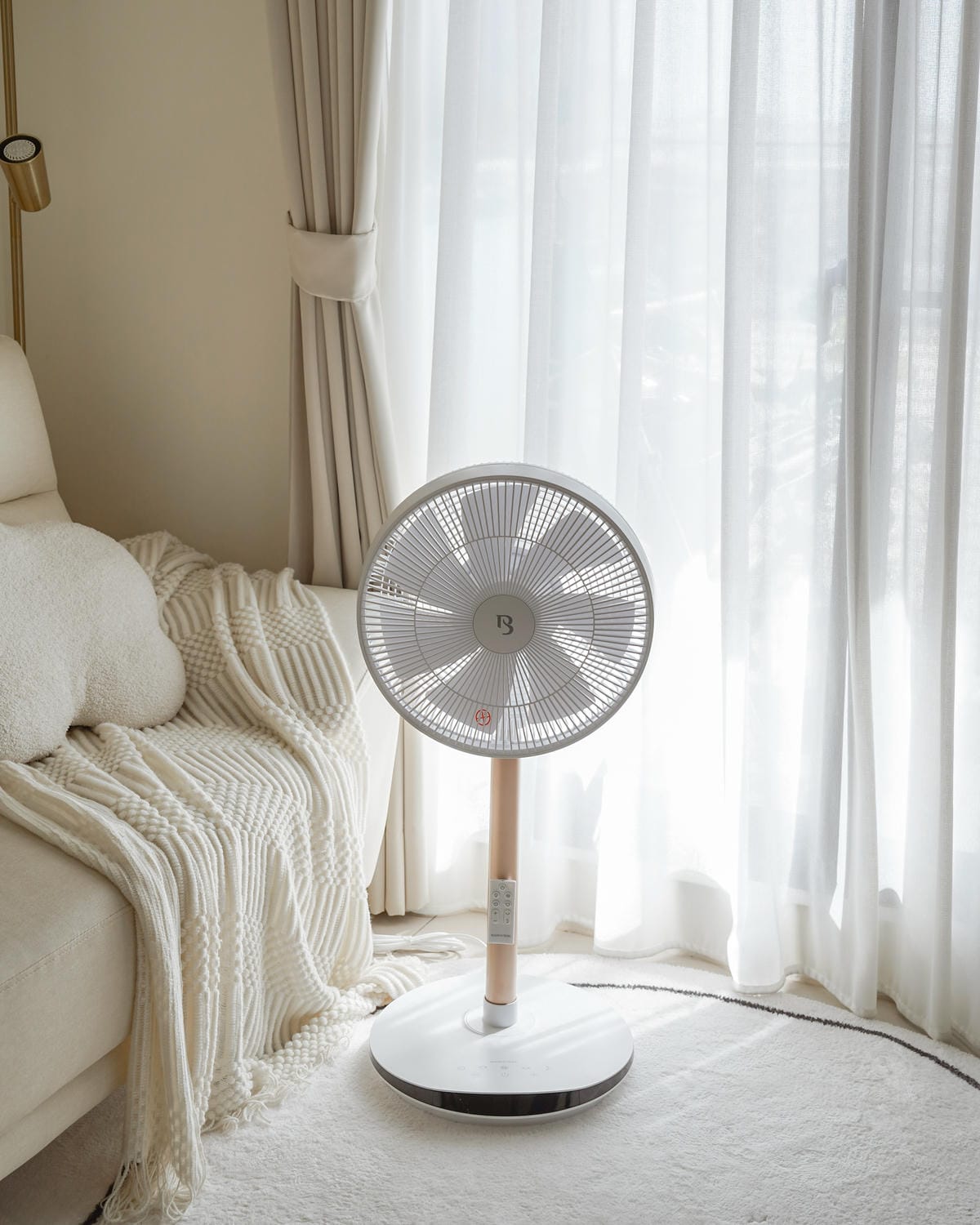 循環扇推薦 巴慕斯BAMOUSSE 16吋直立式風扇 多角度擺頭 可定時預約 白色系家電開箱17.jpg