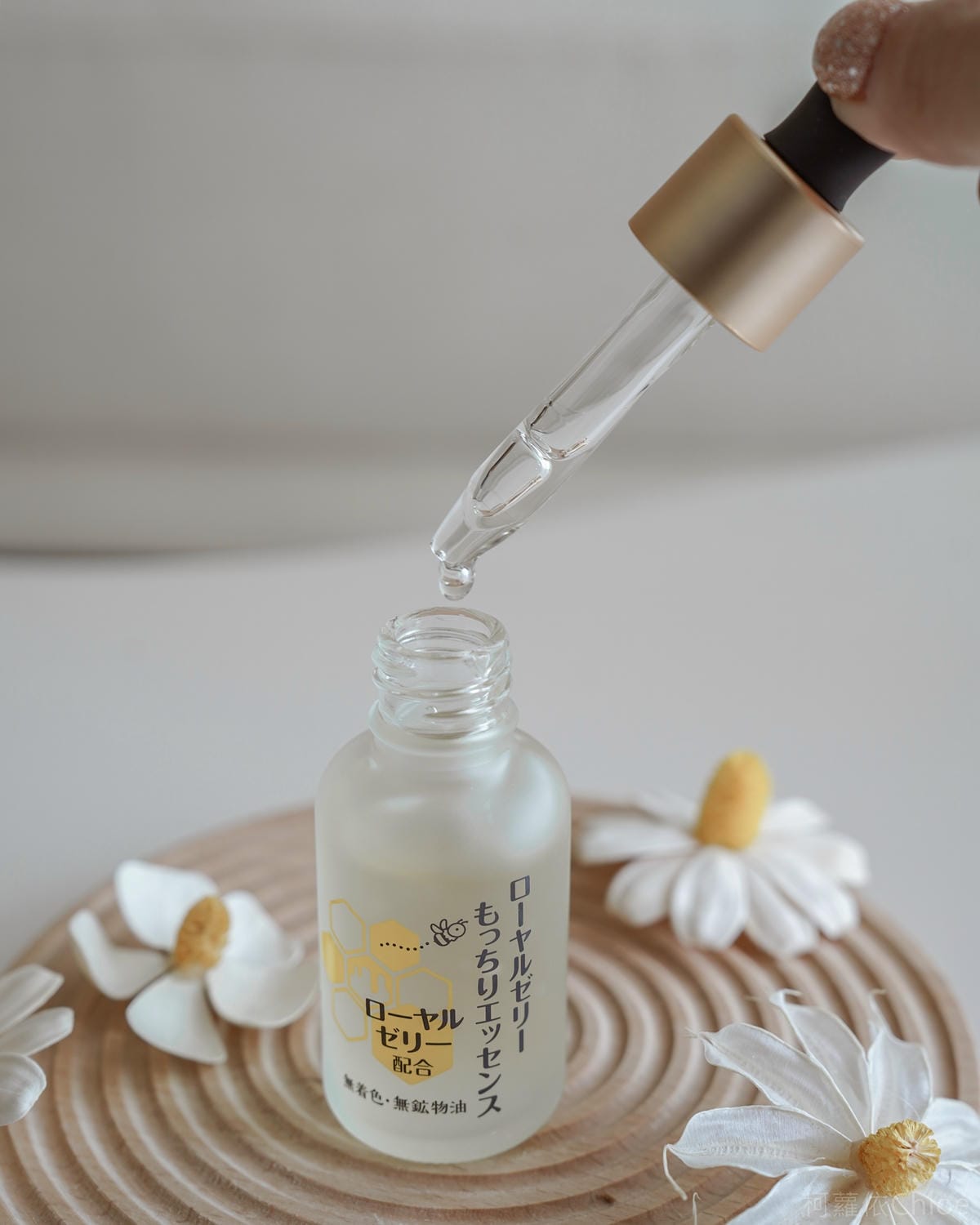 保濕精華推薦OZIO蜂王乳極致滋養精華 日常保養多一步驟 維持肌膚彈性超凍齡5.jpg 保濕精華推薦OZIO蜂王乳極致滋養精華 日常保養多一步驟 維持肌膚彈性超凍齡5.jpg