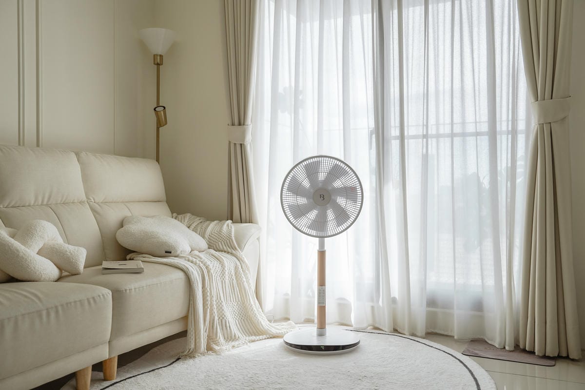 循環扇推薦 巴慕斯BAMOUSSE 16吋直立式風扇 多角度擺頭 可定時預約 白色系家電開箱1.jpg