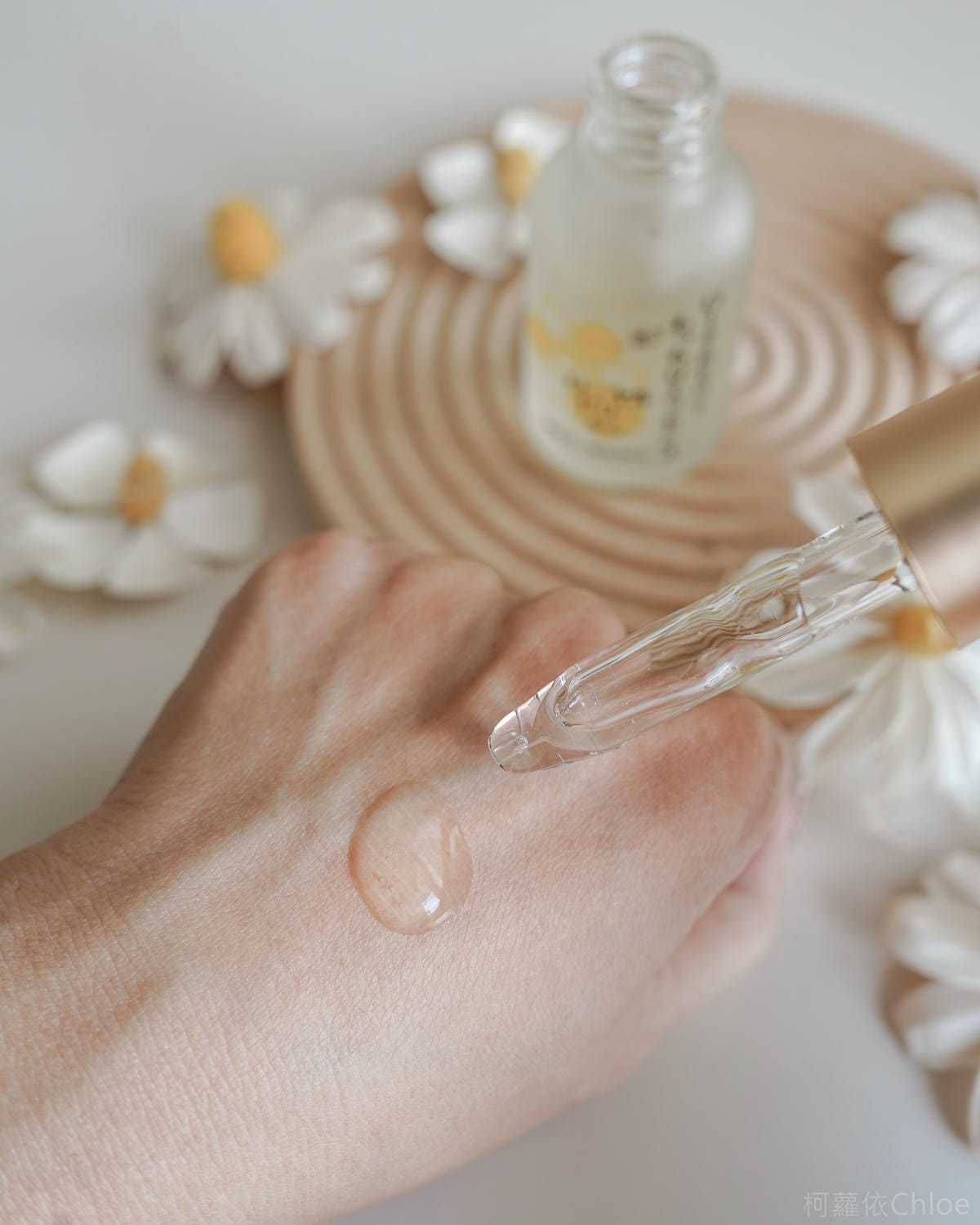 保濕精華推薦OZIO蜂王乳極致滋養精華 日常保養多一步驟 維持肌膚彈性超凍齡6.jpg 保濕精華推薦OZIO蜂王乳極致滋養精華 日常保養多一步驟 維持肌膚彈性超凍齡6.jpg