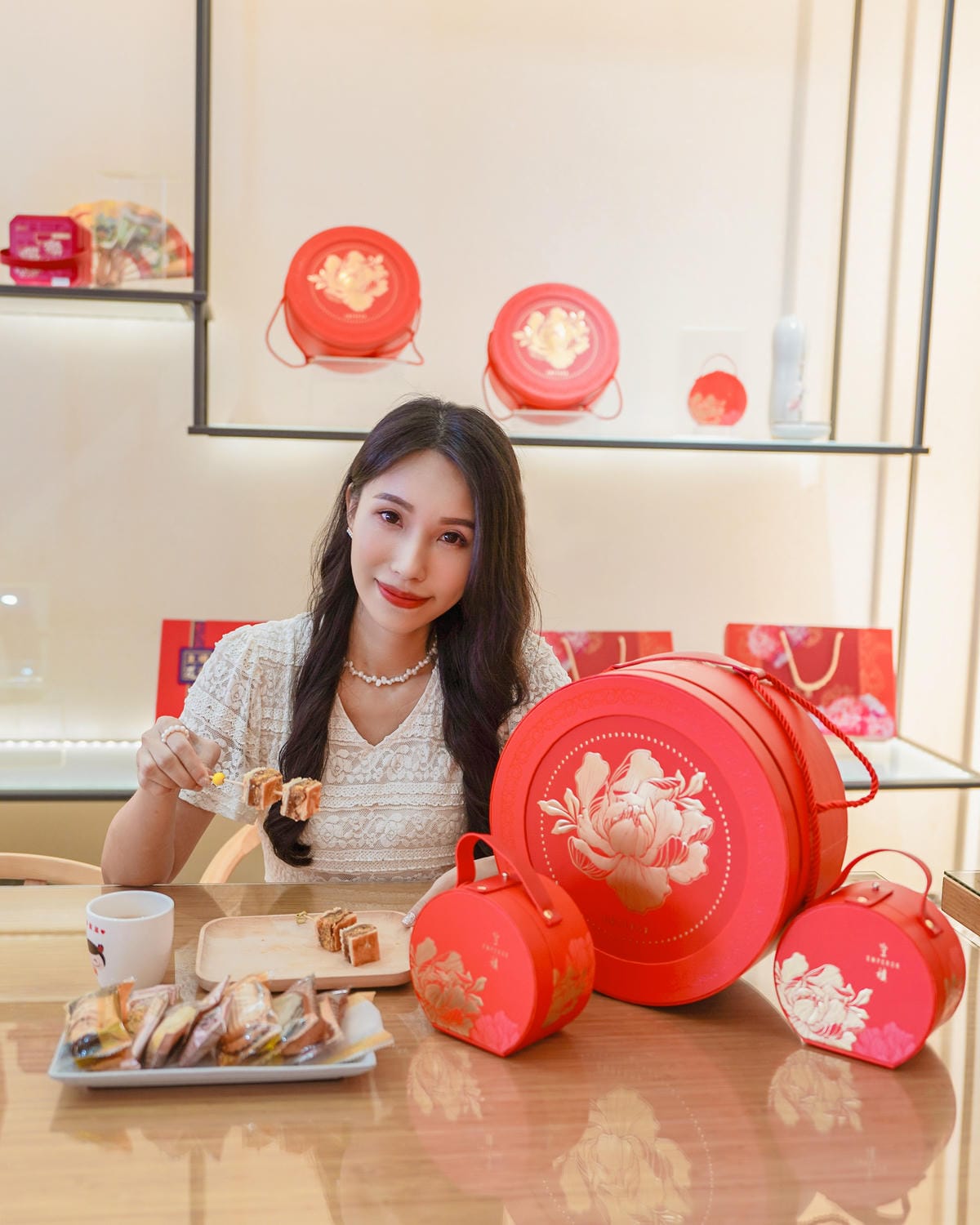 皇樓喜餅門市試吃開箱 璀璨 ‧ 圓提盒 中西式喜餅 伴手禮 推薦 感受愛情綻放的時刻22.jpg 皇樓喜餅門市試吃開箱 璀璨 ‧ 圓提盒 中西式喜餅 伴手禮 推薦 感受愛情綻放的時刻22.jpg