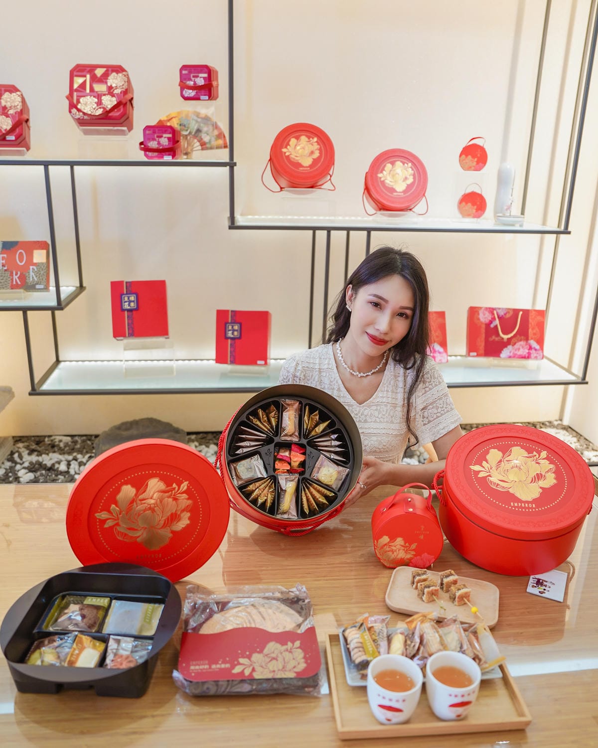 皇樓喜餅門市試吃開箱 璀璨 ‧ 圓提盒 中西式喜餅 伴手禮 推薦 感受愛情綻放的時刻18.jpg 皇樓喜餅門市試吃開箱 璀璨 ‧ 圓提盒 中西式喜餅 伴手禮 推薦 感受愛情綻放的時刻18.jpg