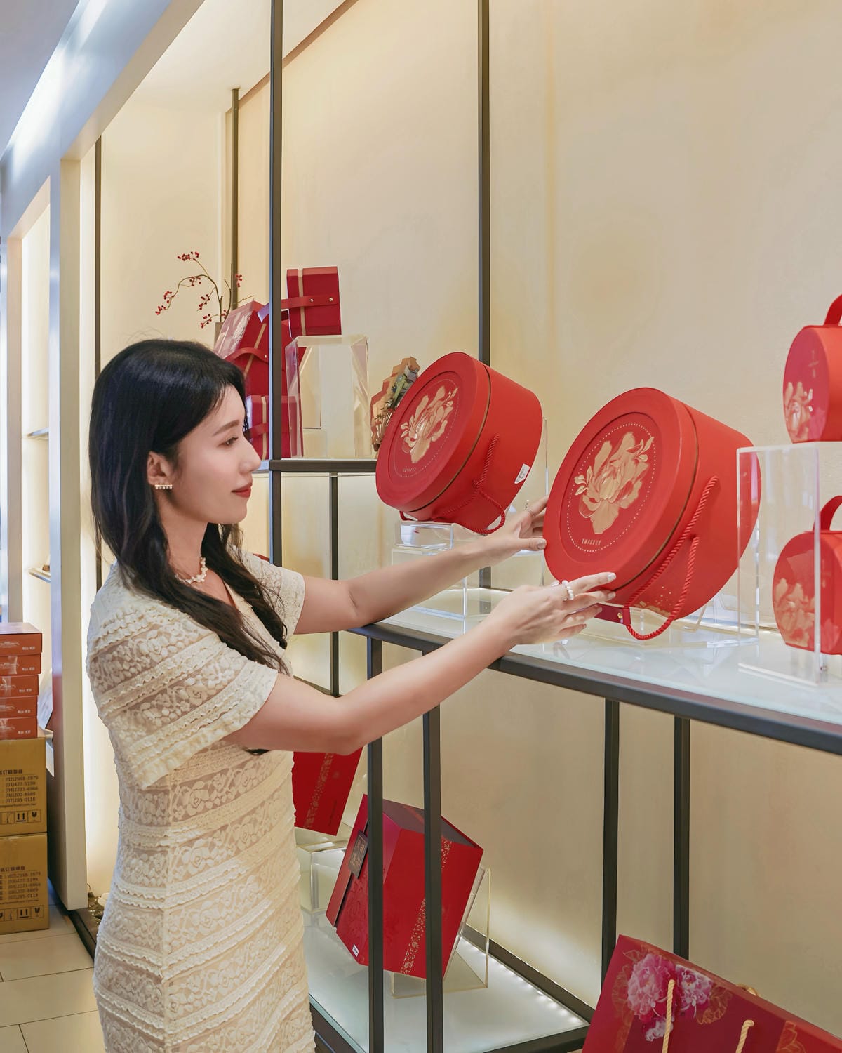 皇樓喜餅門市試吃開箱 璀璨 ‧ 圓提盒 中西式喜餅 伴手禮 推薦 感受愛情綻放的時刻3.jpg 皇樓喜餅門市試吃開箱 璀璨 ‧ 圓提盒 中西式喜餅 伴手禮 推薦 感受愛情綻放的時刻3.jpg