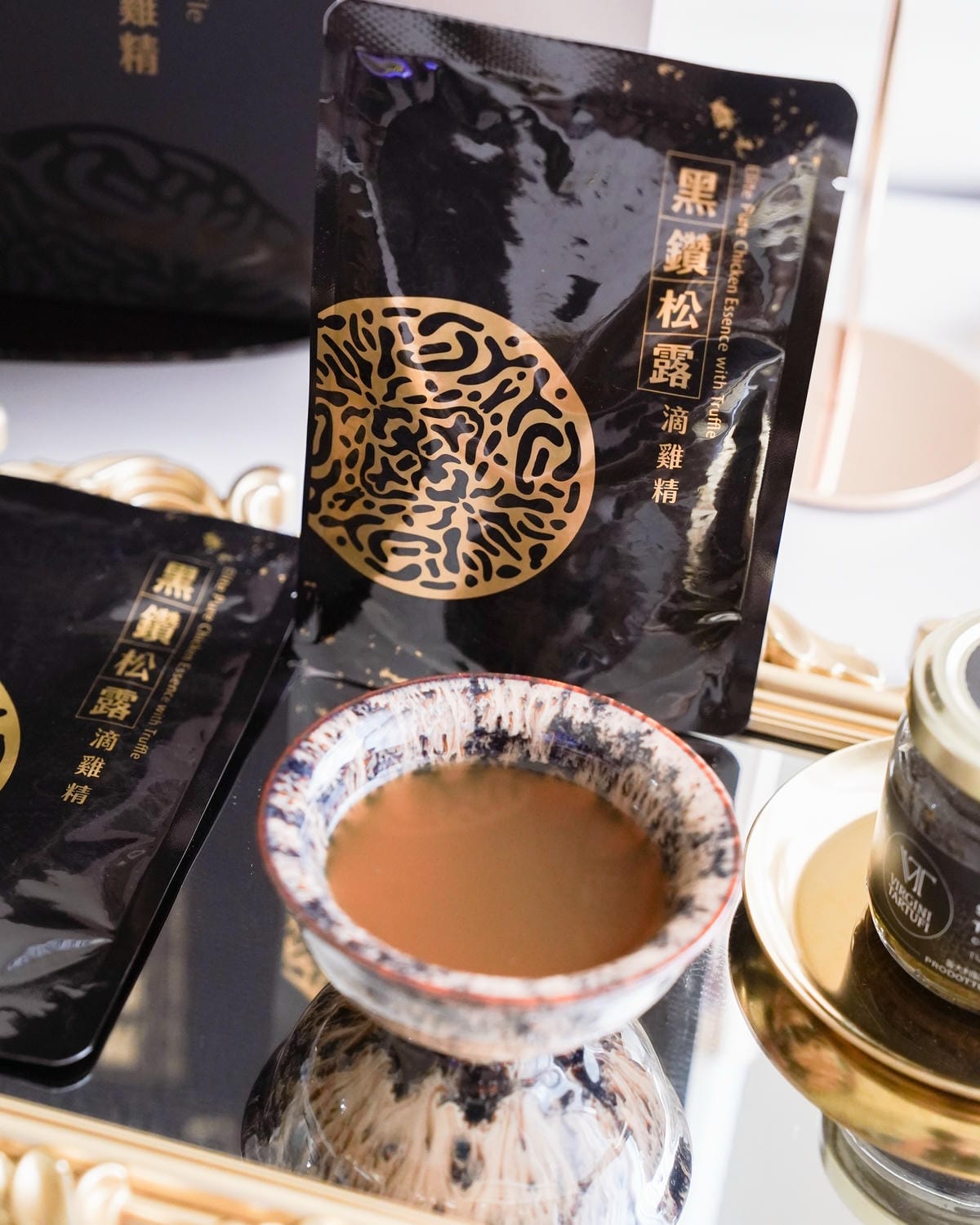 中秋節不送月餅 用芳茲 黑鑽松露滴雞精傳遞心意 補充關鍵營養10.jpg 中秋節不送月餅 用芳茲 黑鑽松露滴雞精傳遞心意 補充關鍵營養10.jpg