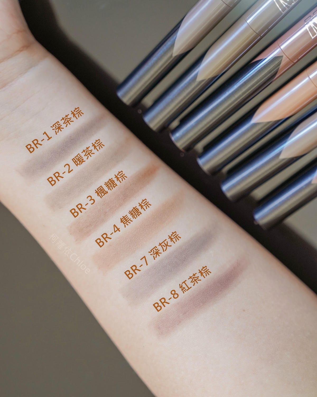 開架眉筆推薦 MAYBELLINE媚比琳新一代宛若真眉柔霧塑型眉膠筆 一筆完成霧眉妝效2.jpg 開架眉筆推薦 MAYBELLINE媚比琳新一代宛若真眉柔霧塑型眉膠筆 一筆完成霧眉妝效2.jpg