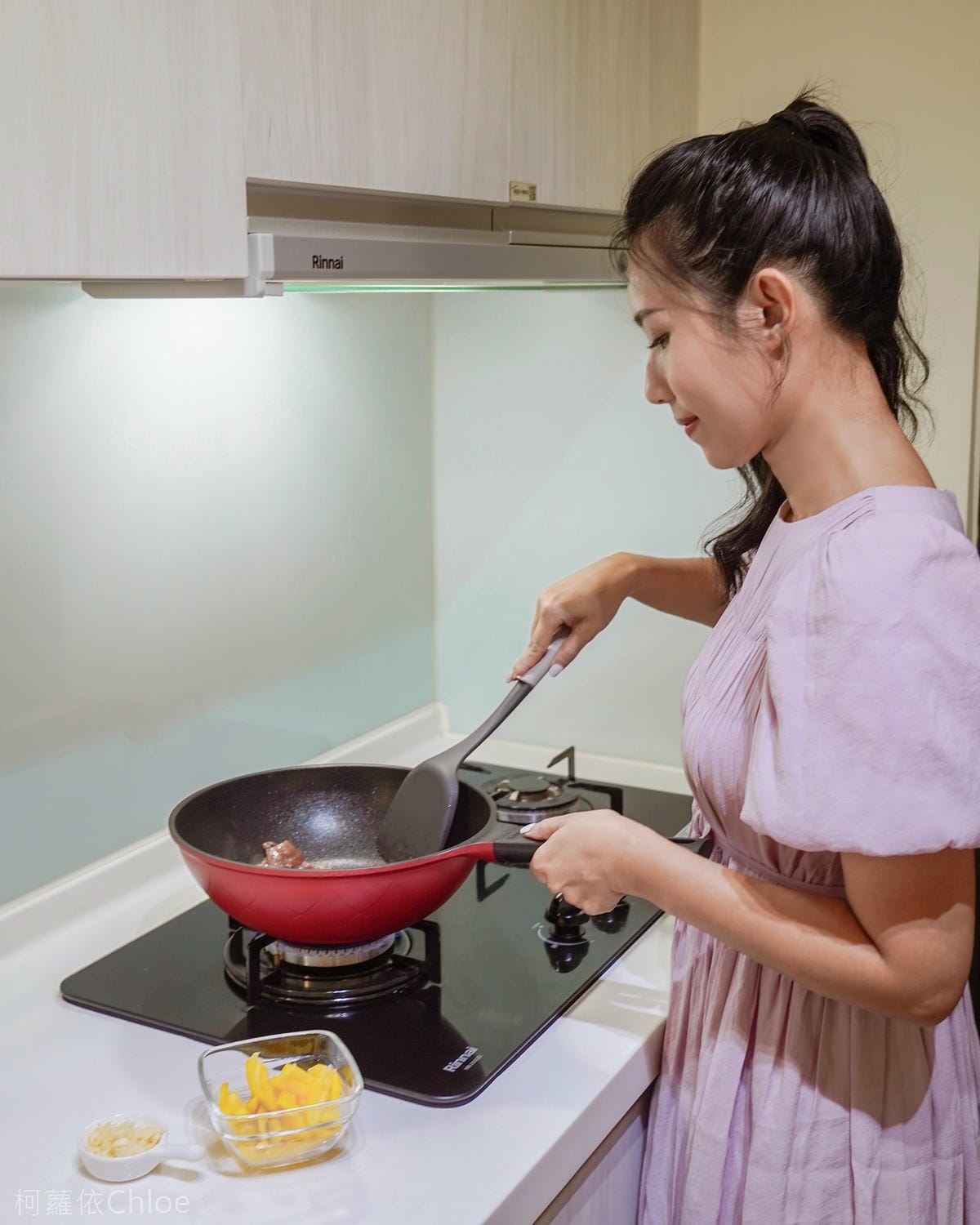 不沾鍋推薦 韓國Kassel 鑽石超導熱不沾輕深炒鍋 輕鬆料理每一天 IH爐 瓦斯爐適用(附食譜)17.jpg 不沾鍋推薦 韓國Kassel 鑽石超導熱不沾輕深炒鍋 輕鬆料理每一天 IH爐 瓦斯爐適用(附食譜)17.jpg