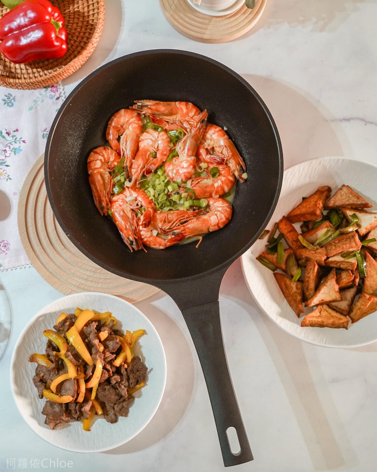 不沾鍋推薦 韓國Kassel 鑽石超導熱不沾輕深炒鍋 輕鬆料理每一天 IH爐 瓦斯爐適用(附食譜)32A.jpg 不沾鍋推薦 韓國Kassel 鑽石超導熱不沾輕深炒鍋 輕鬆料理每一天 IH爐 瓦斯爐適用(附食譜)32A.jpg