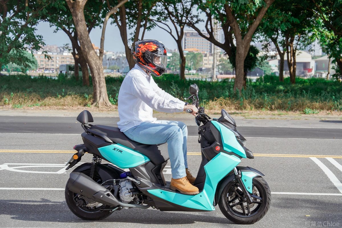 宏佳騰機車|STR250評價試乘心得 白牌機車之王 擁有最佳馬力 通勤旅遊都很罩22.jpg 宏佳騰機車|STR250評價試乘心得 白牌機車之王 擁有最佳馬力 通勤旅遊都很罩22.jpg